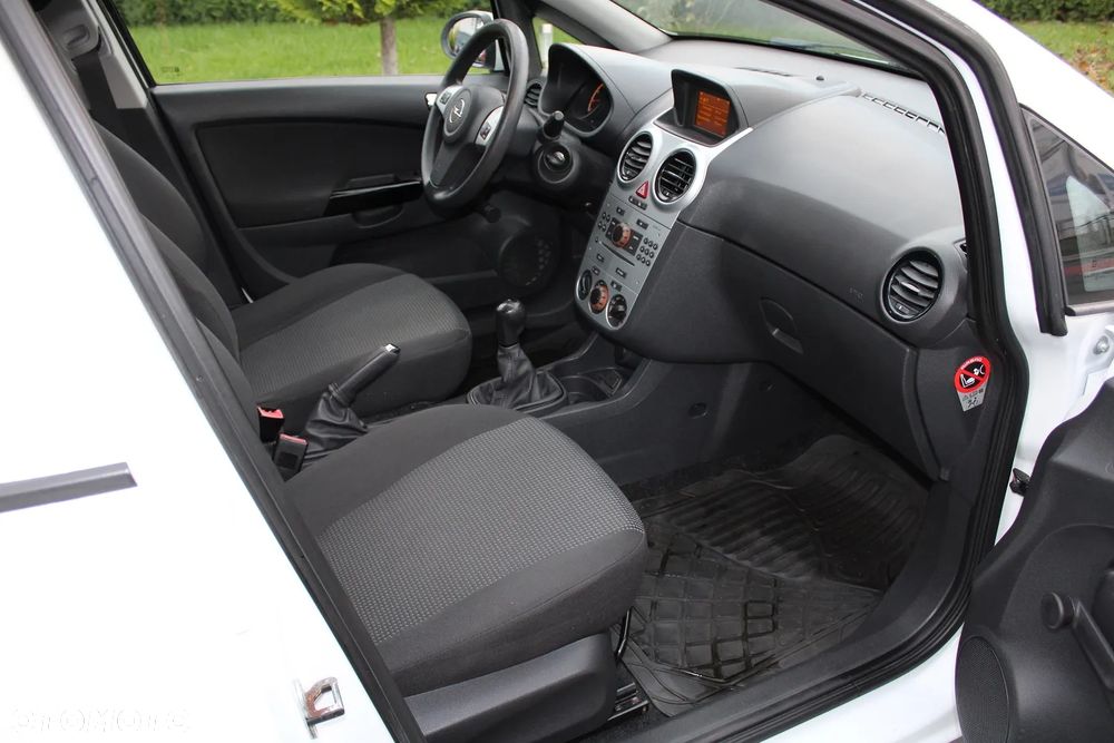 Opel Corsa 1.2 16V Essentia - 14
