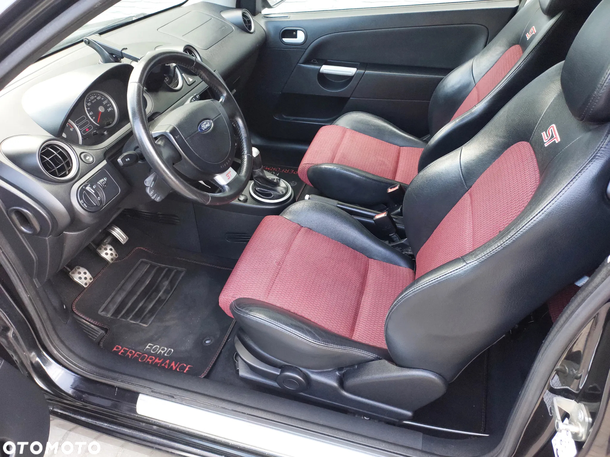 Ford Fiesta 2.0 ST - 4