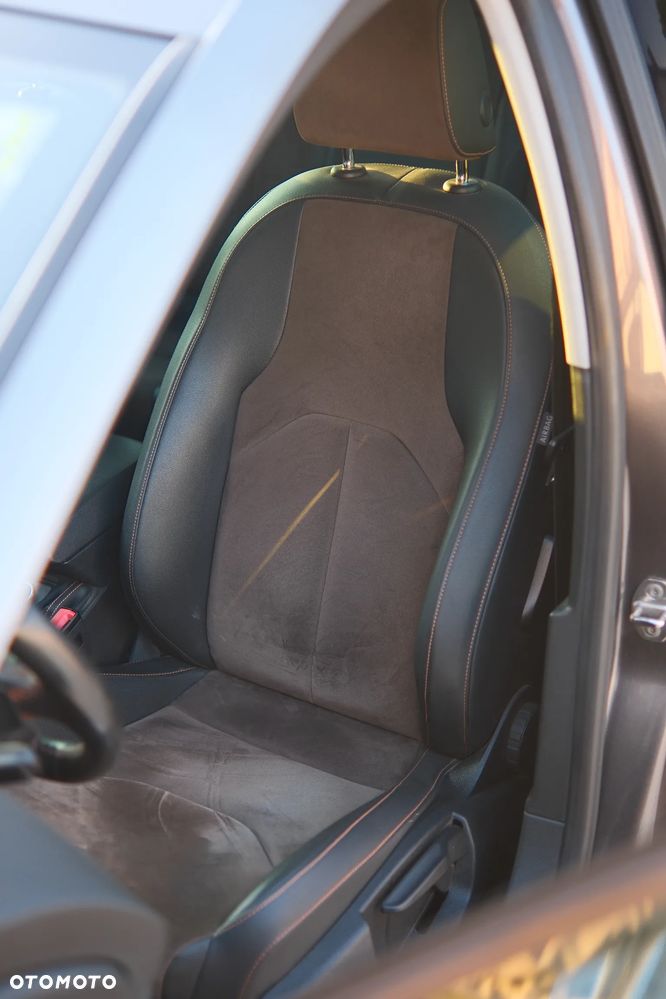 Seat Leon 2.0 TDI DPF Start&Stop DSG XCELLENCE - 23