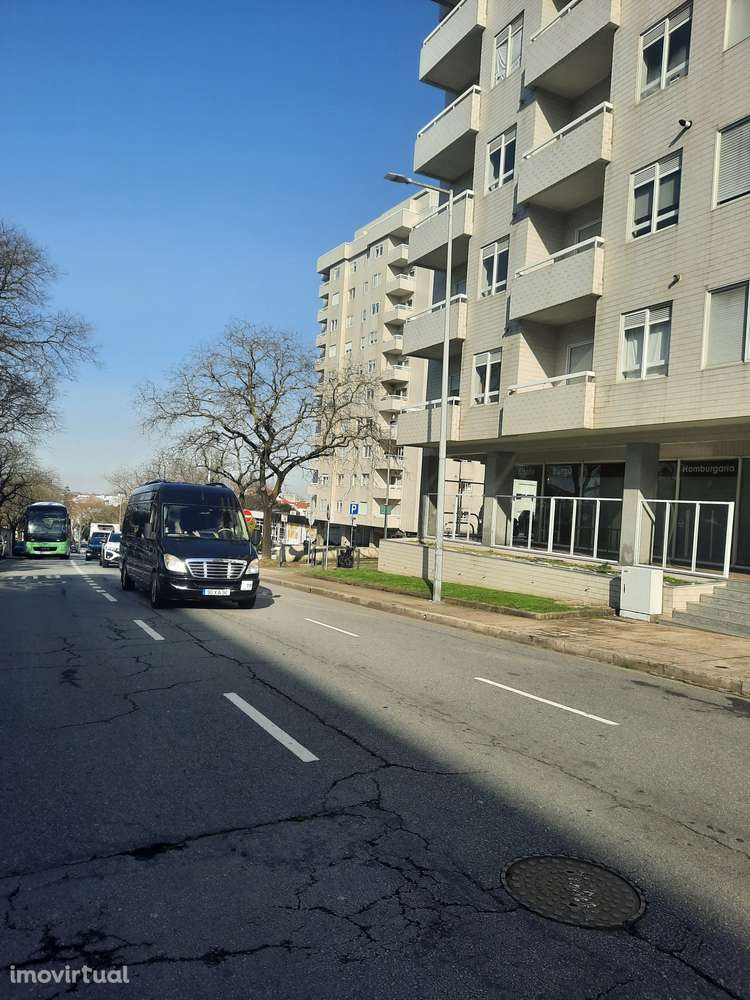 T1 Rua Egas Moniz - Grande imagem: 2/25