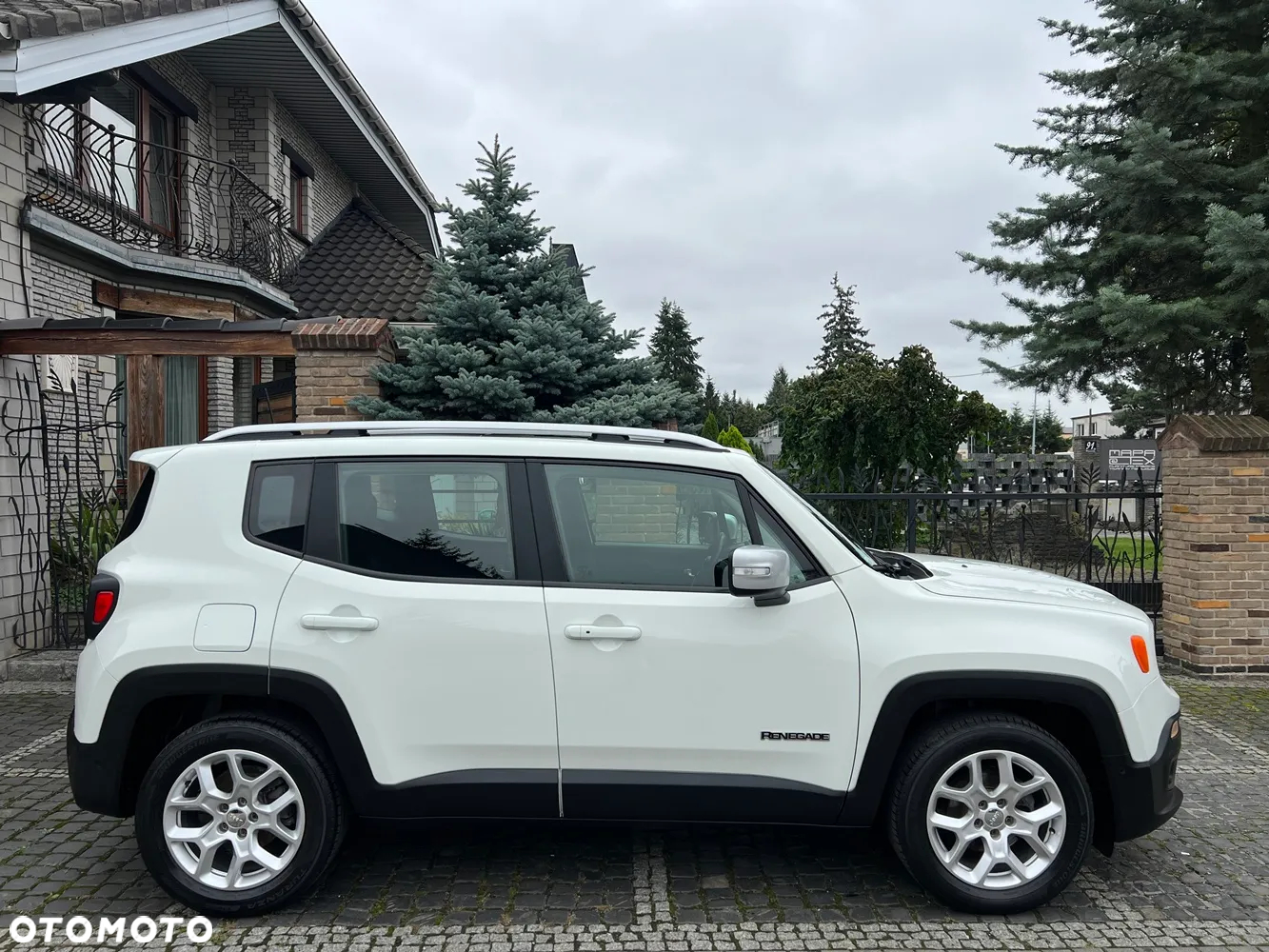 Jeep Renegade - 12