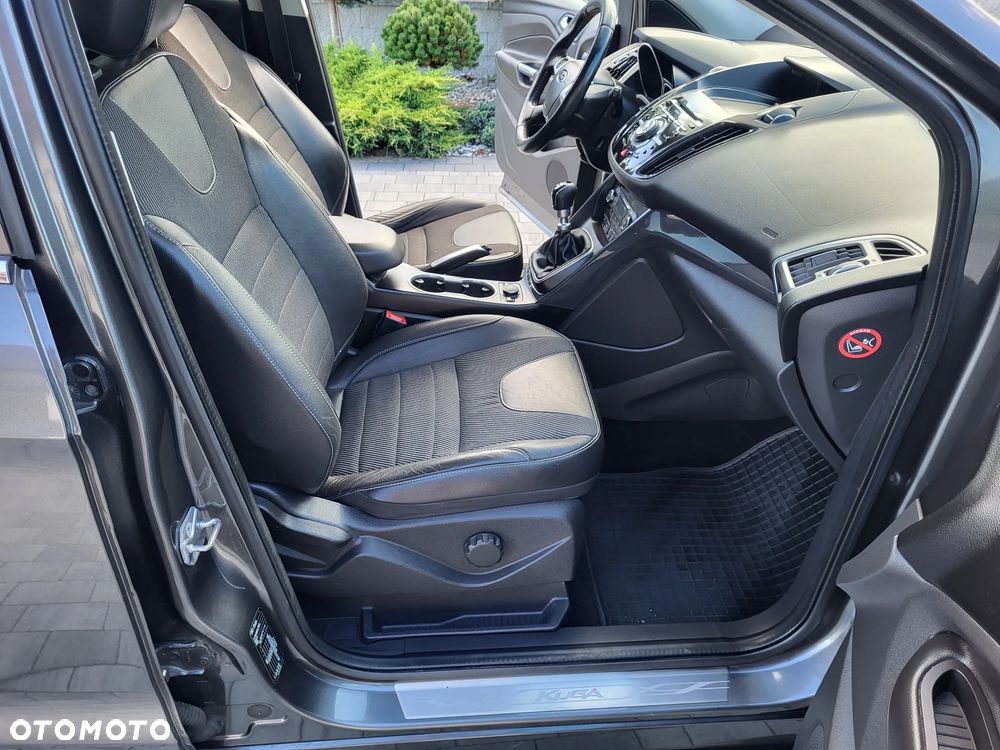 Ford Kuga 2.0 TDCi 2x4 Titanium - 14