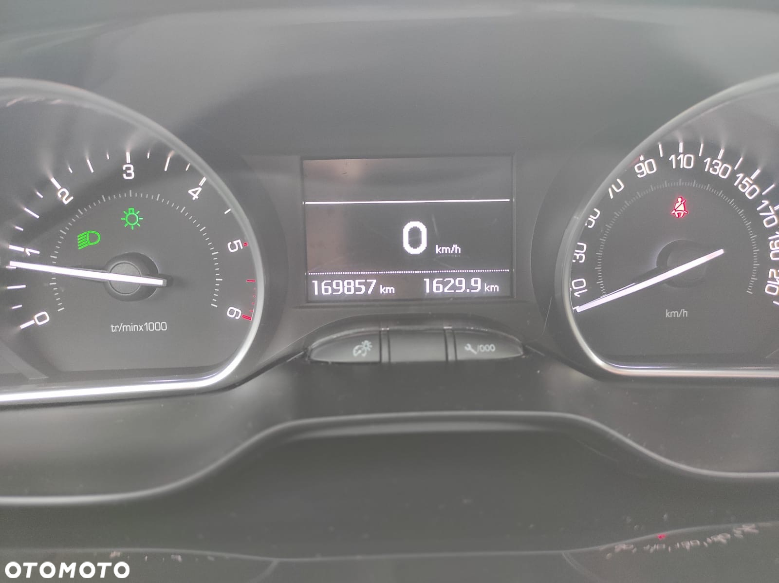 Peugeot 2008 1.6 BlueHDi Style - 10