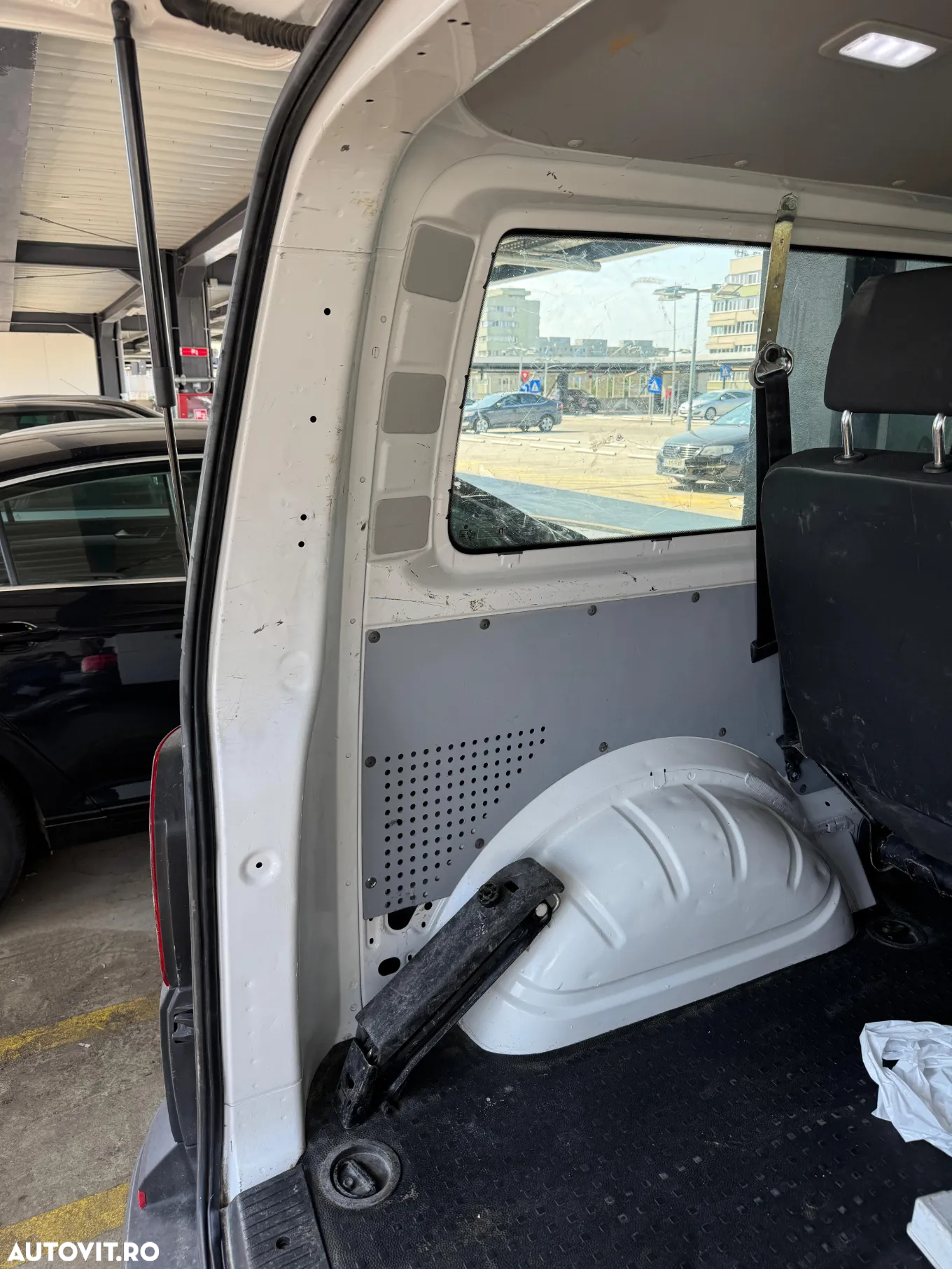 Volkswagen Transporter Sasiu CD T6.1 2.0 TDI 81 kW LR - 18