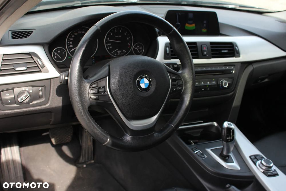 BMW Seria 3 320i Sport-Aut - 14