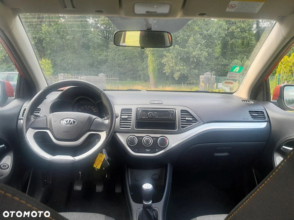 Kia Picanto 1.0 ISG Fifa World Cup Edition - 10