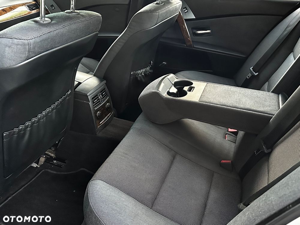 BMW Seria 5 523i - 12