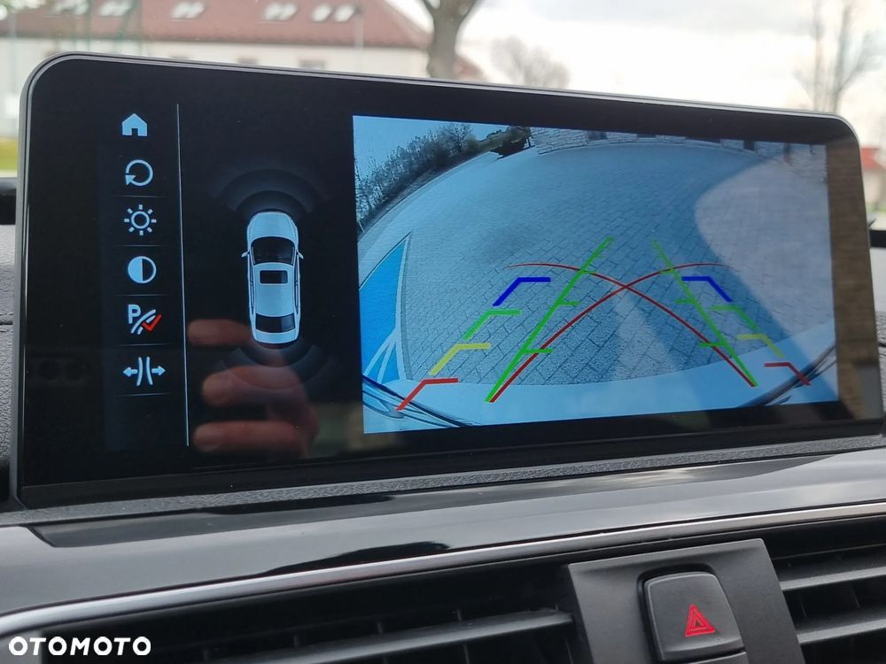 BMW Seria 3 320i xDrive Sport Line - 12