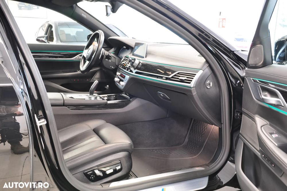BMW Seria 7 730d xDrive MHEV - 9