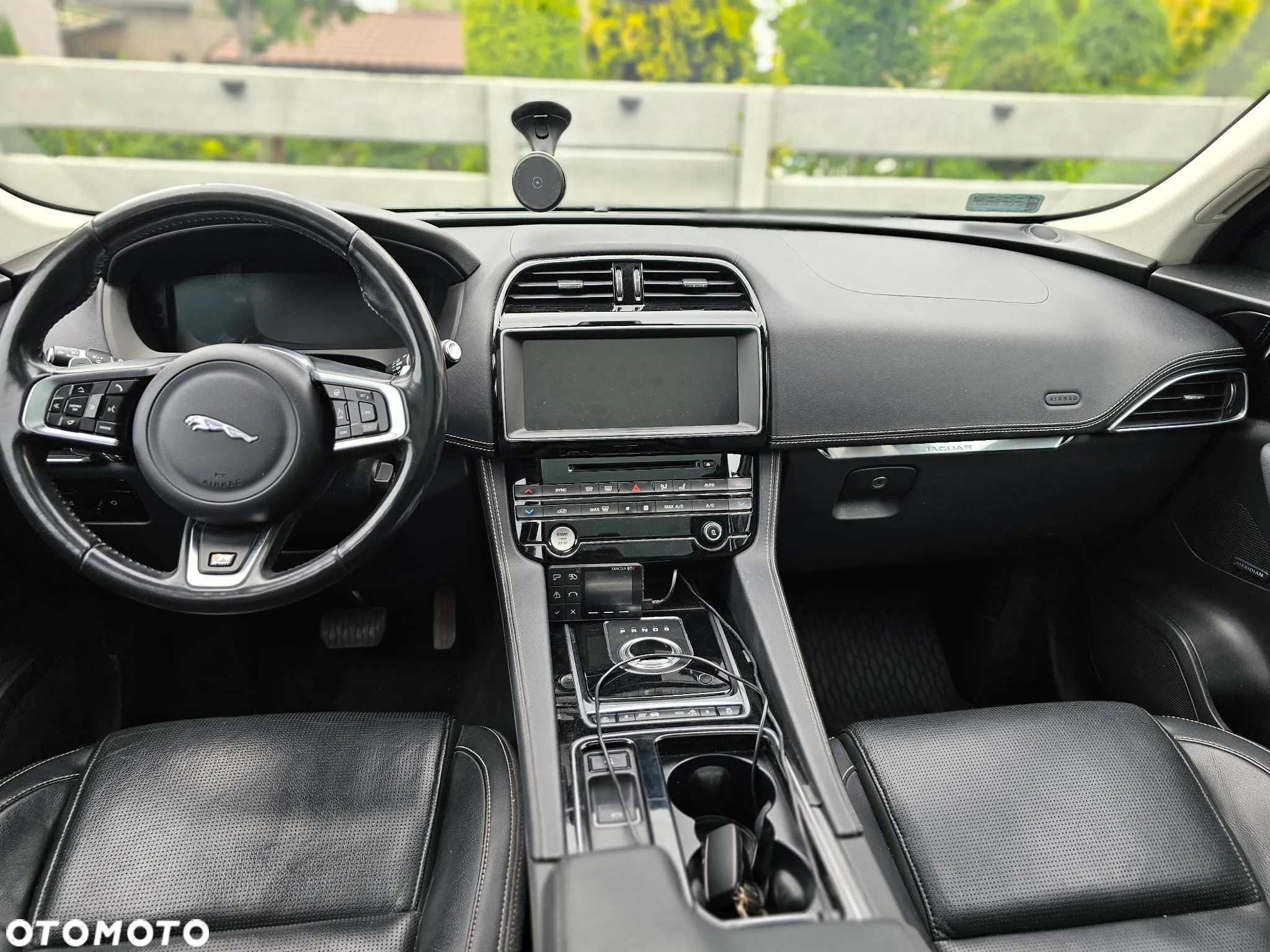 Jaguar F-Pace 2.0 i4D AWD R-Sport - 10