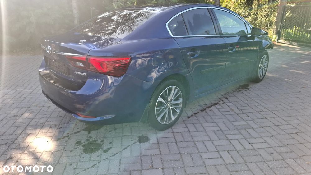 Toyota Avensis - 2
