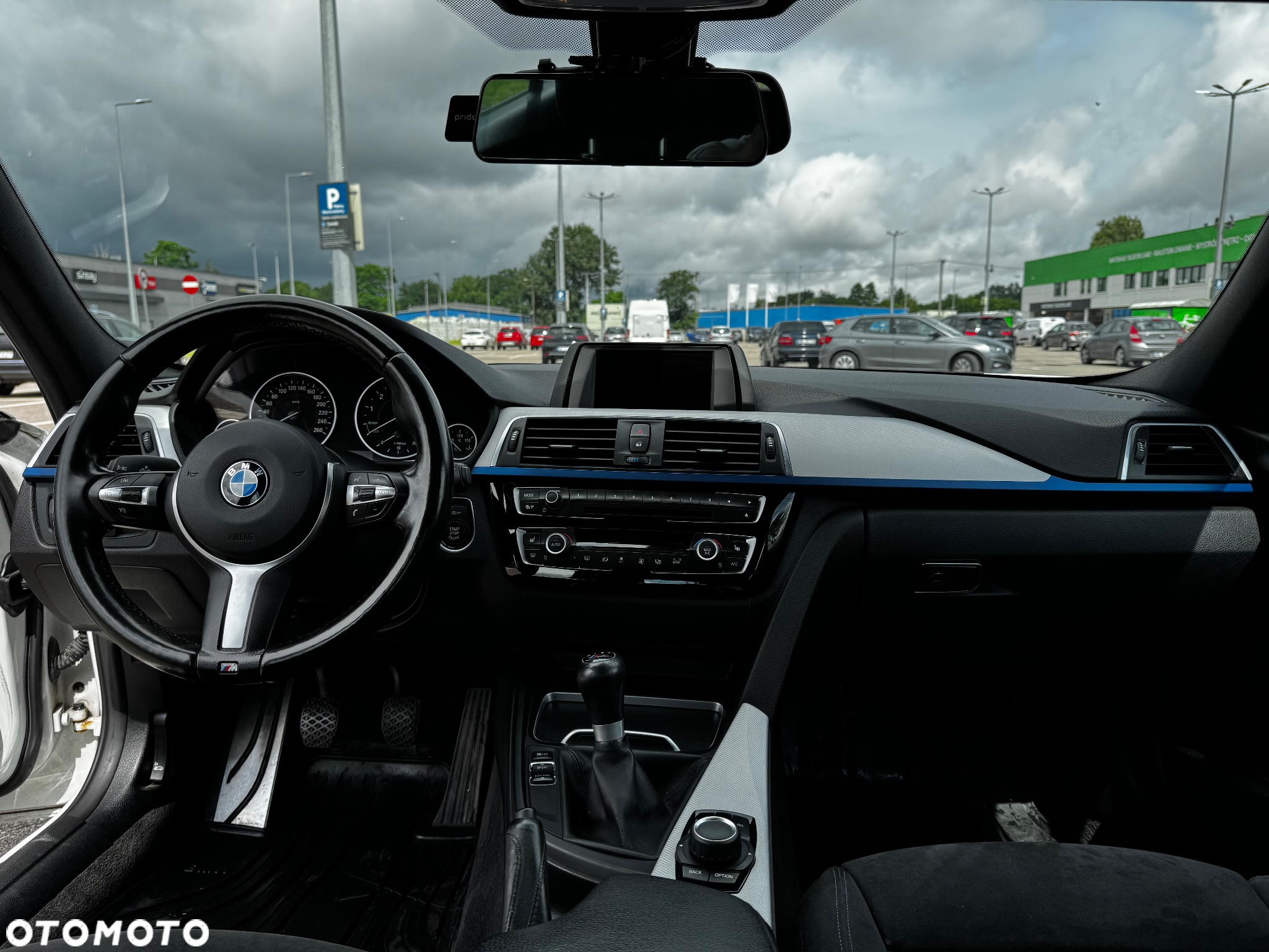 BMW Seria 3 318i - 12