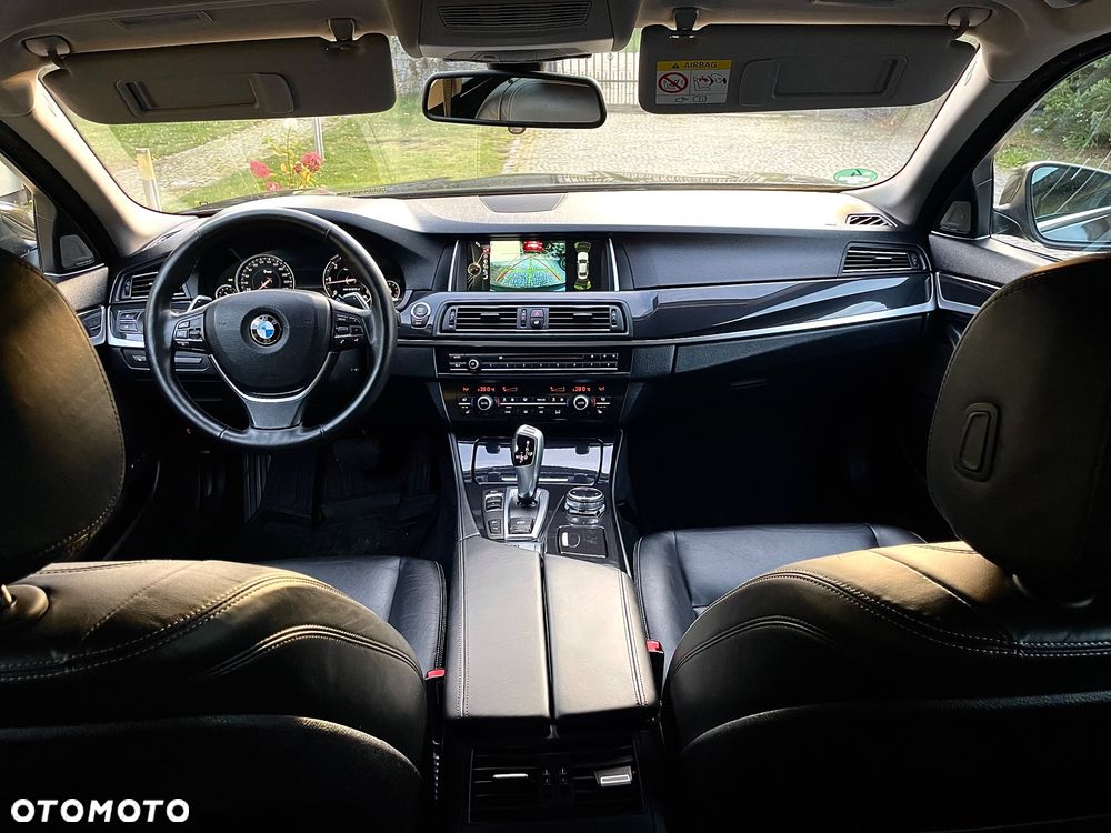 BMW Seria 5 520d xDrive Modern Line - 40