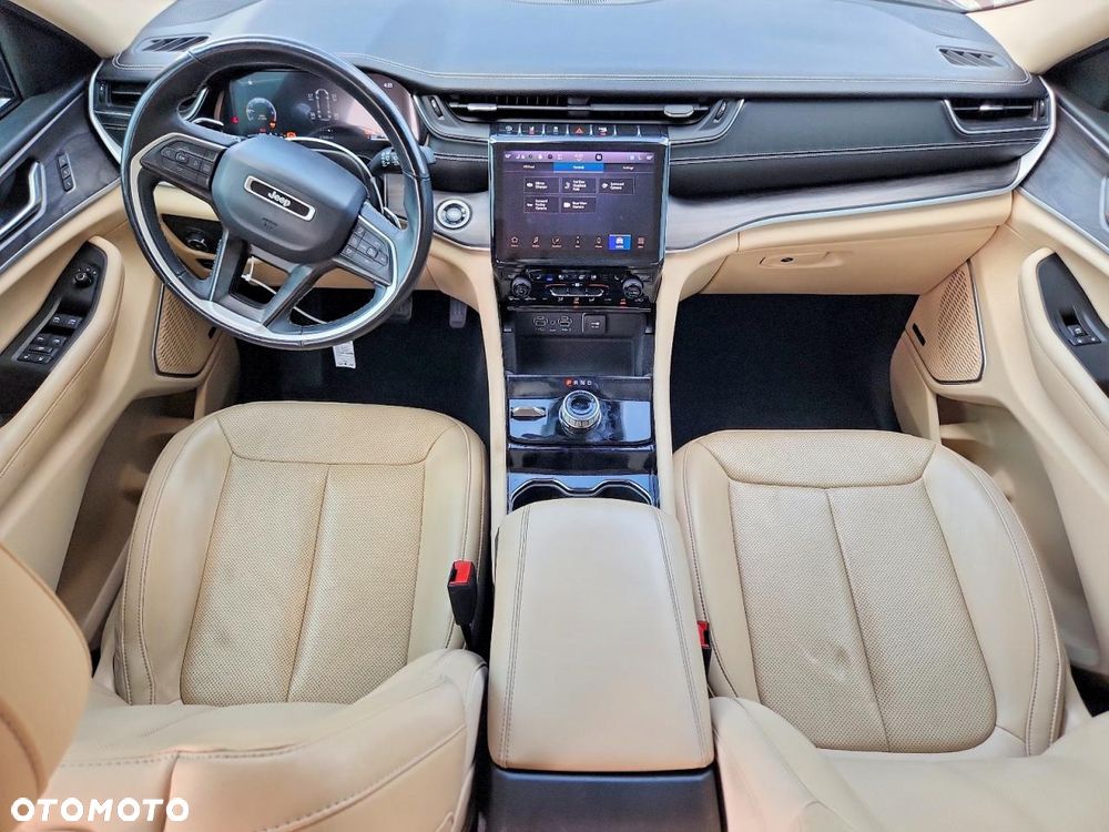 Jeep Grand Cherokee - 8