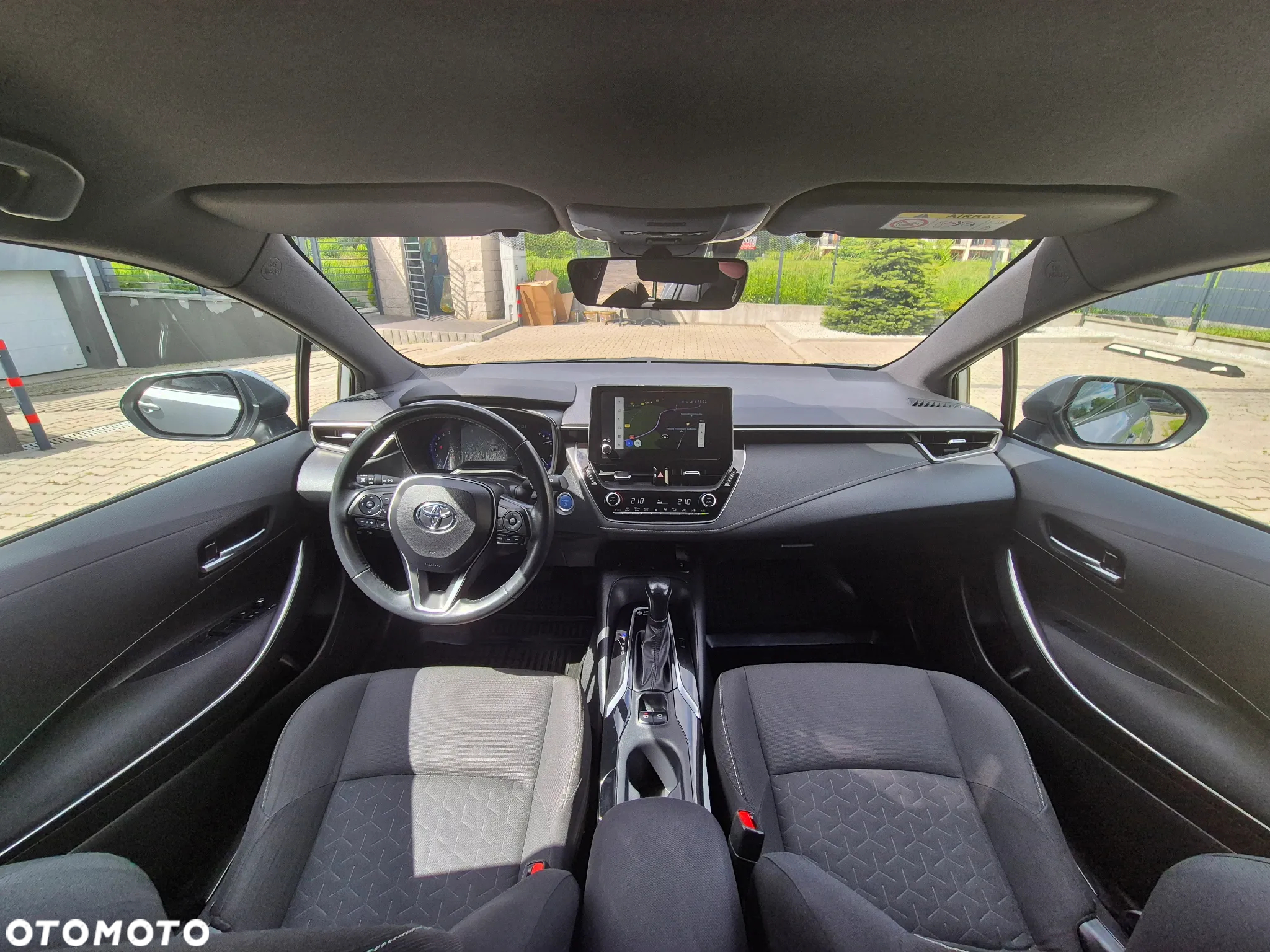 Toyota Corolla 1.8 Hybrid Comfort - 17