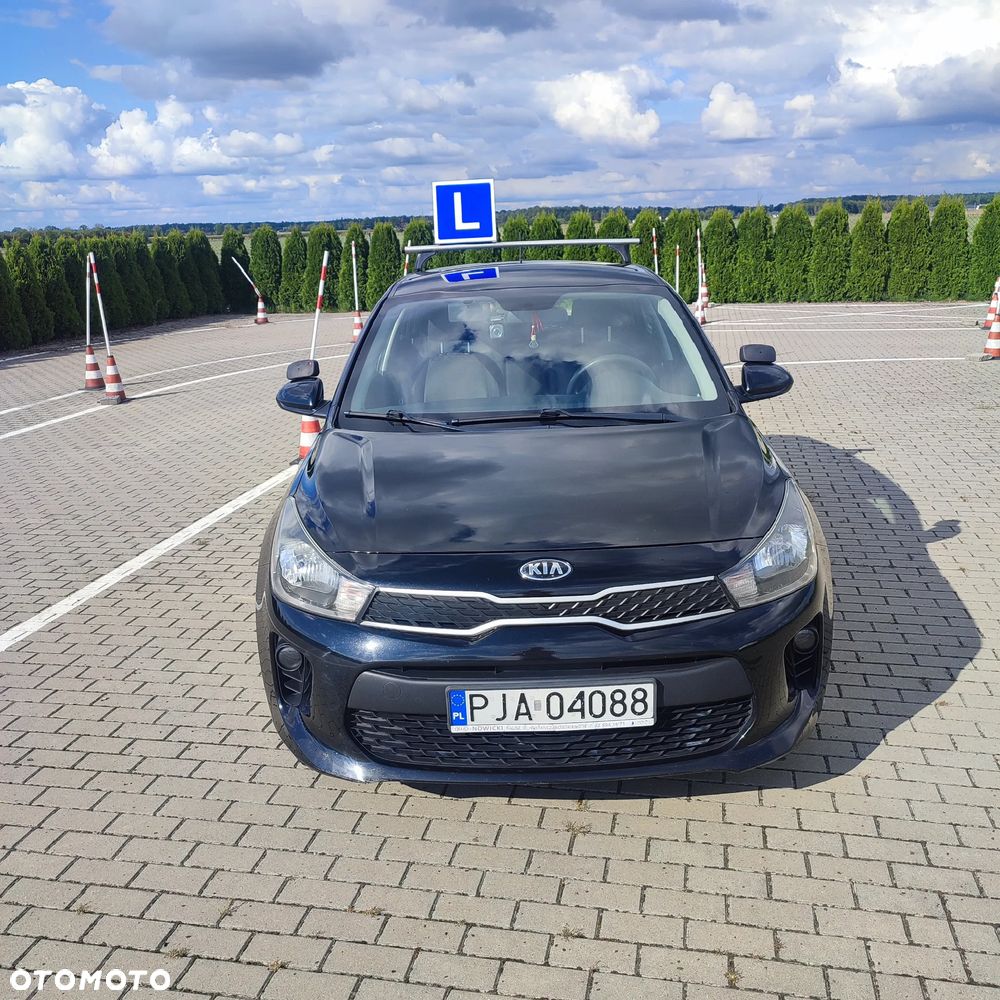 Kia Rio 1.2 L - 4