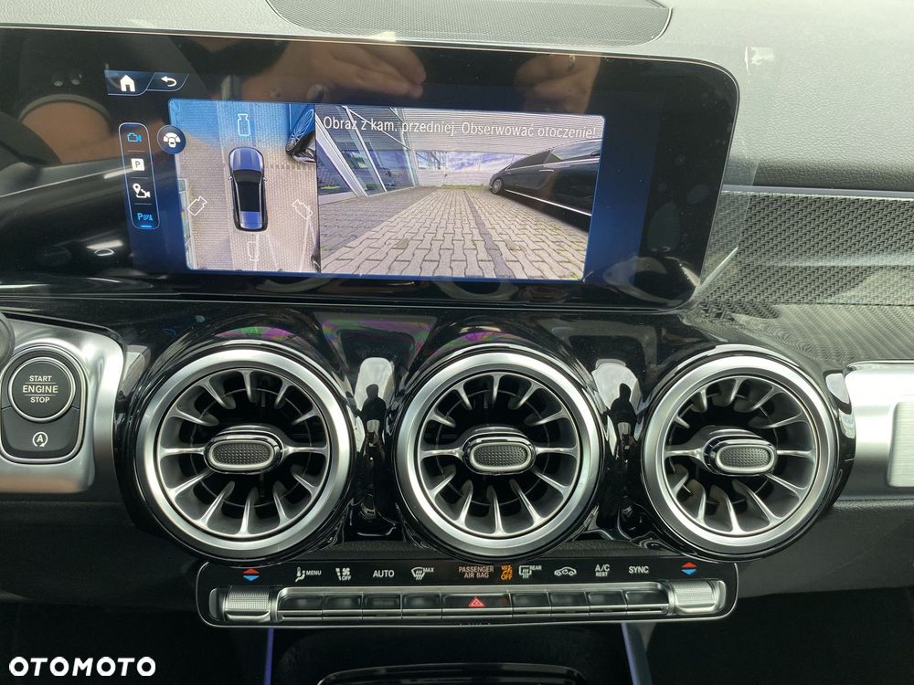 Mercedes-Benz GLB - 21