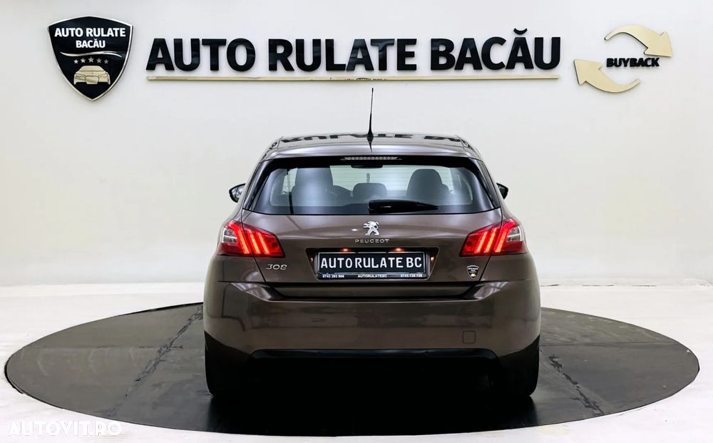 Peugeot 308 1.2 L PureTech Turbo Active - 11