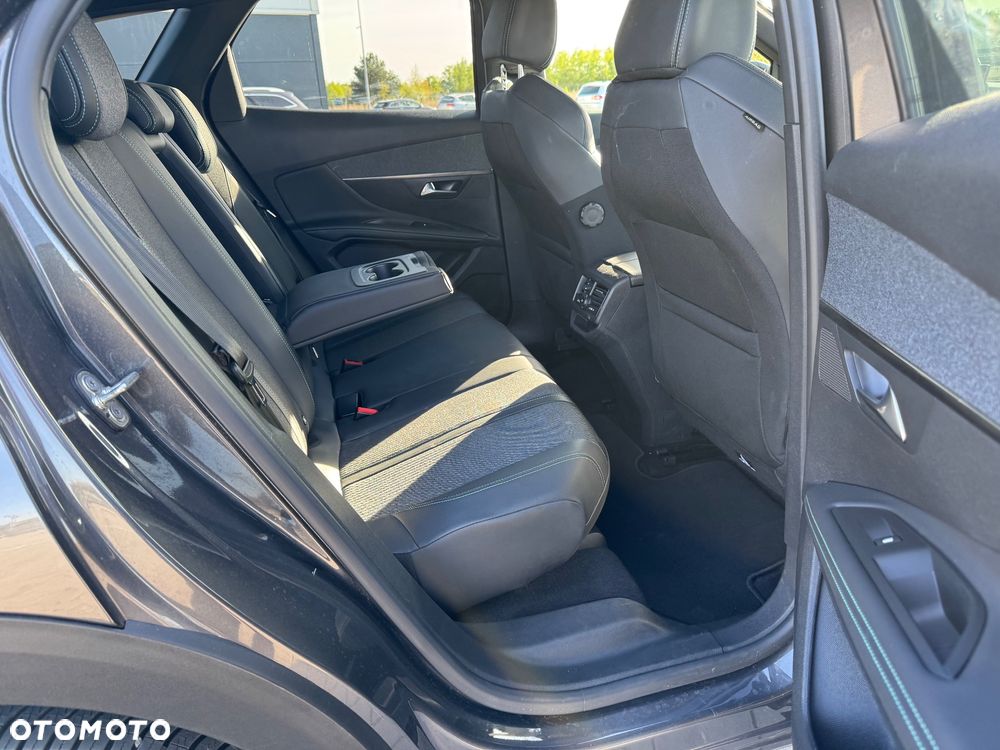 Peugeot 3008 PureTech 130 Stop & Start GPF EAT8 Allure - 18