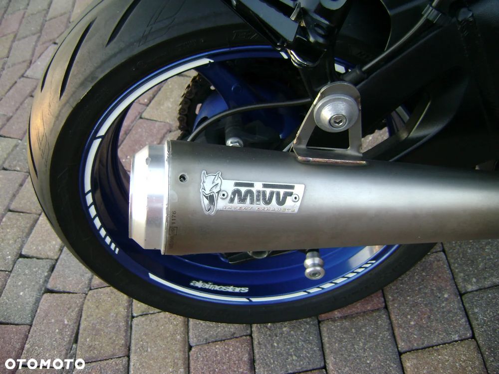 Suzuki GSX-R - 16