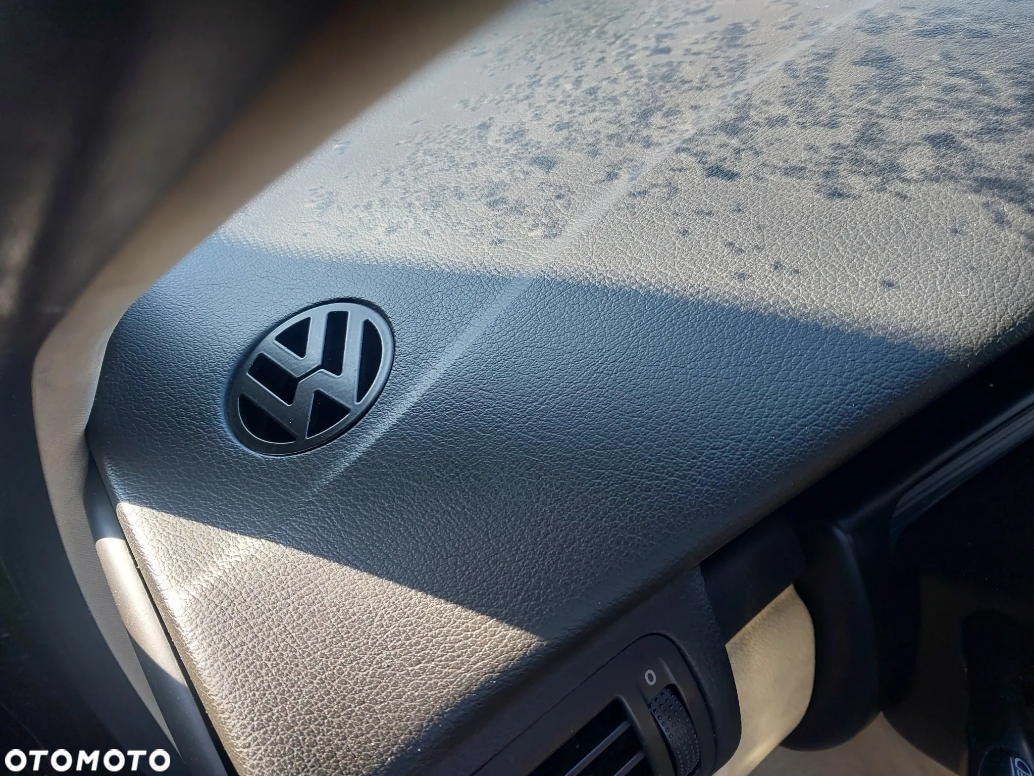 Deska rozdzielcza konsola 2din Volkswagen Passat B5 Lift FL Highline znaczki VW w nawiewach - 3