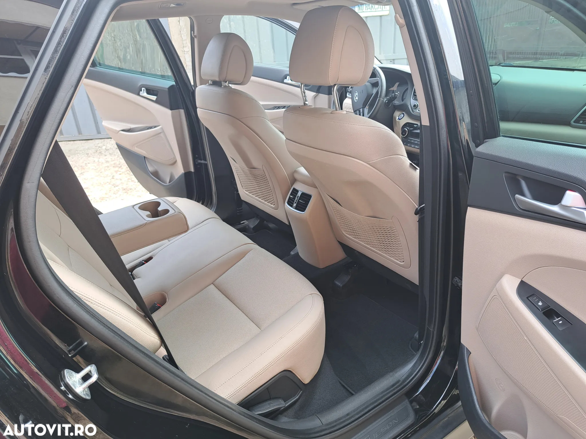 Hyundai Tucson 2.0 CRDI 4WD 6AT Luxury+ - 11