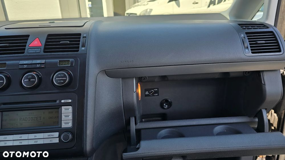 Volkswagen Touran 1.6 - 8