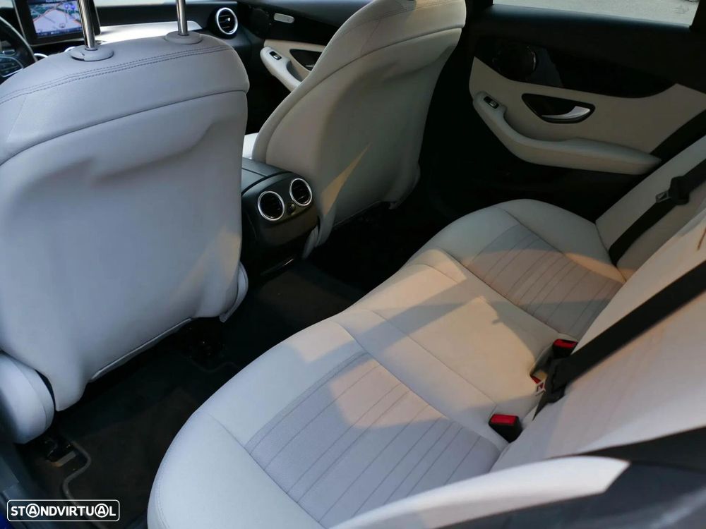 Mercedes-Benz C 300 h Avantgarde+ - 33