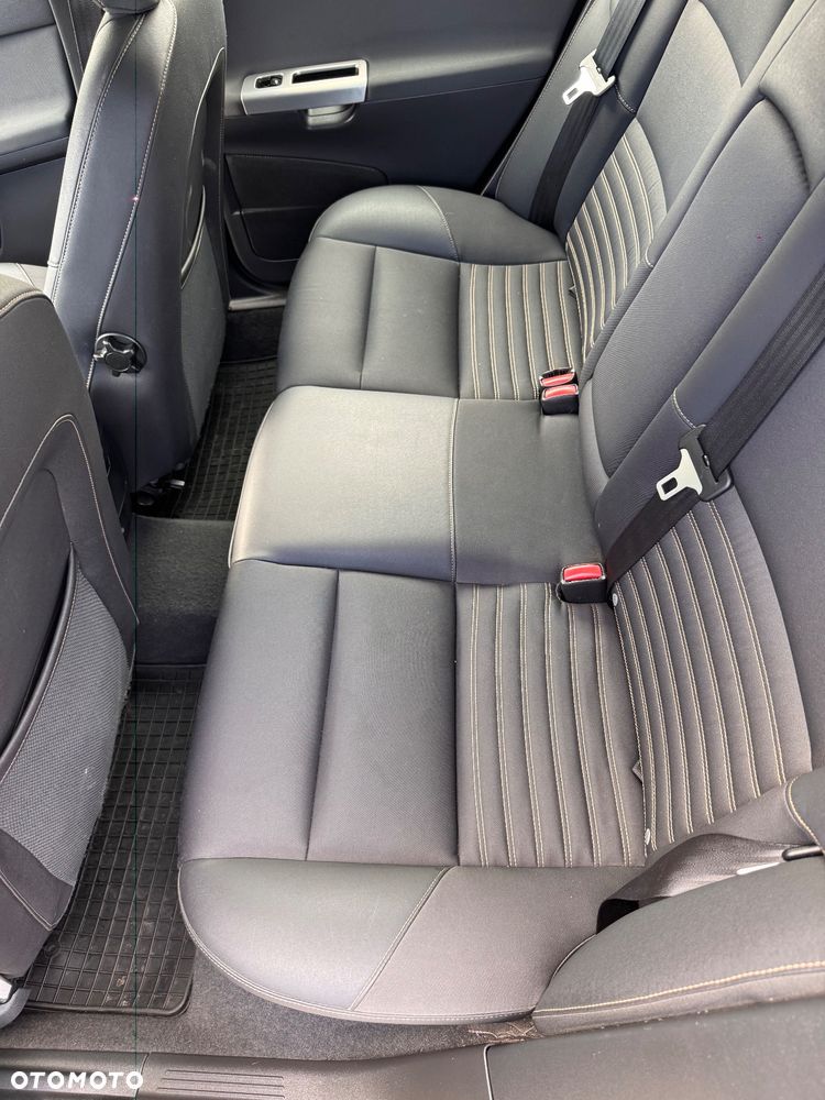 Volvo V50 2.0D - 10