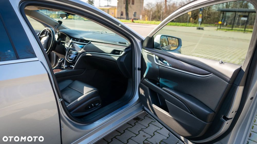 Cadillac XTS - 16