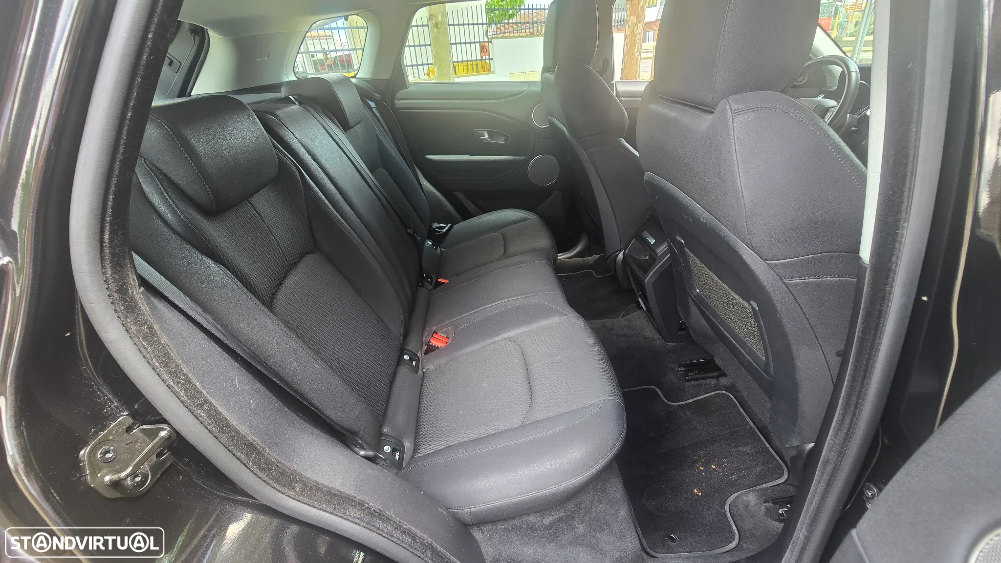 Land Rover Range Rover Evoque 2.0 D150 R-Dynamic - 29