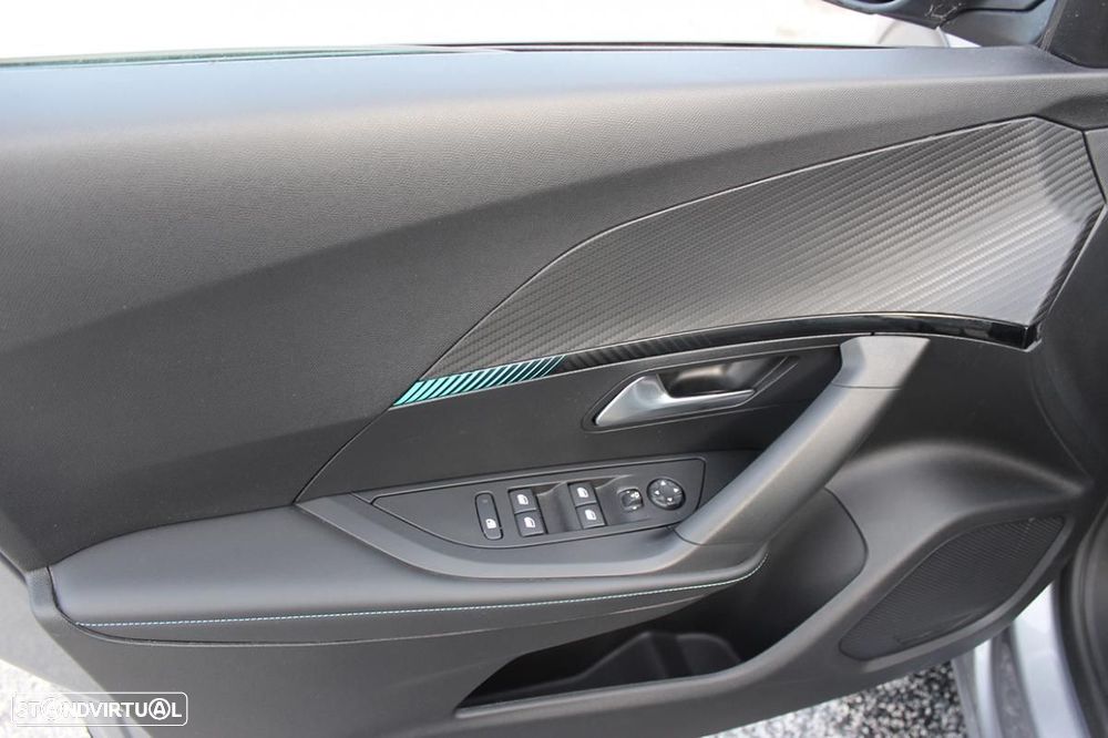 Peugeot e-2008 Allure - 15