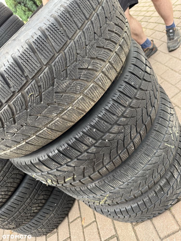 Komplet opon zimowych 235/60/18 DUNLOP Używane F-Vat - 2