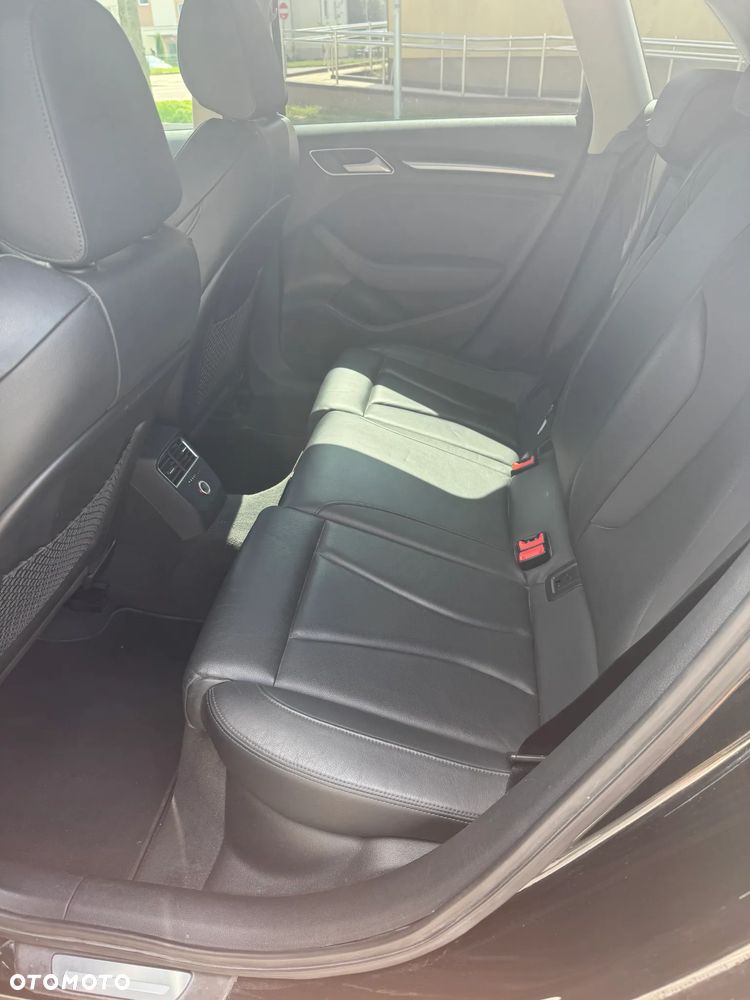 Audi A3 Sportback 2.0 TDI (clean diesel) quattro S tronic Ambiente - 11