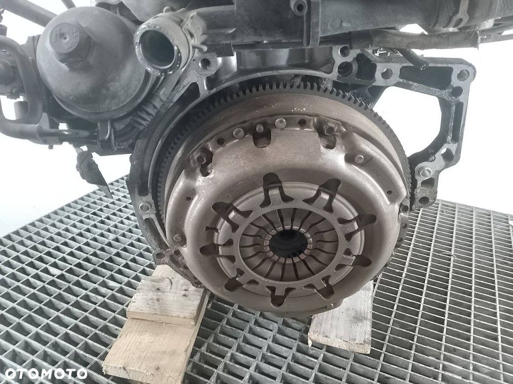 SILNIK FORD FIESTA MK7 AV2Q6007AA 1.4 TDCI - 4