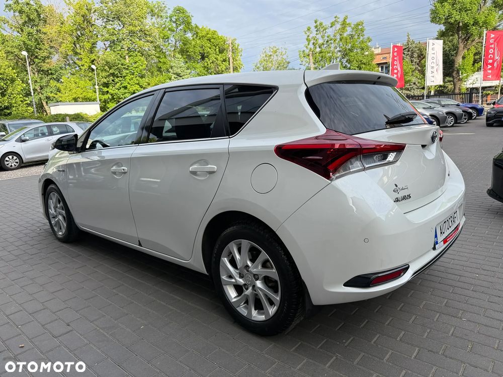 Toyota Auris Hybrid 135 Prestige - 37