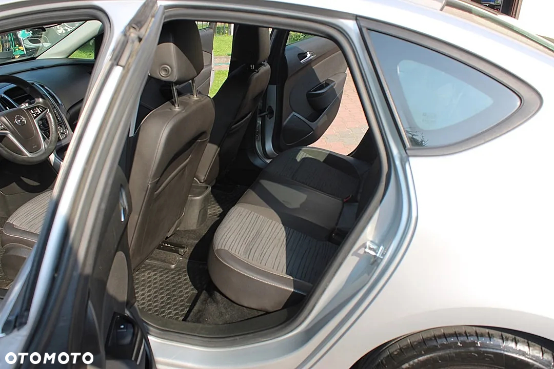 Opel Astra IV 1.6 Cosmo - 17