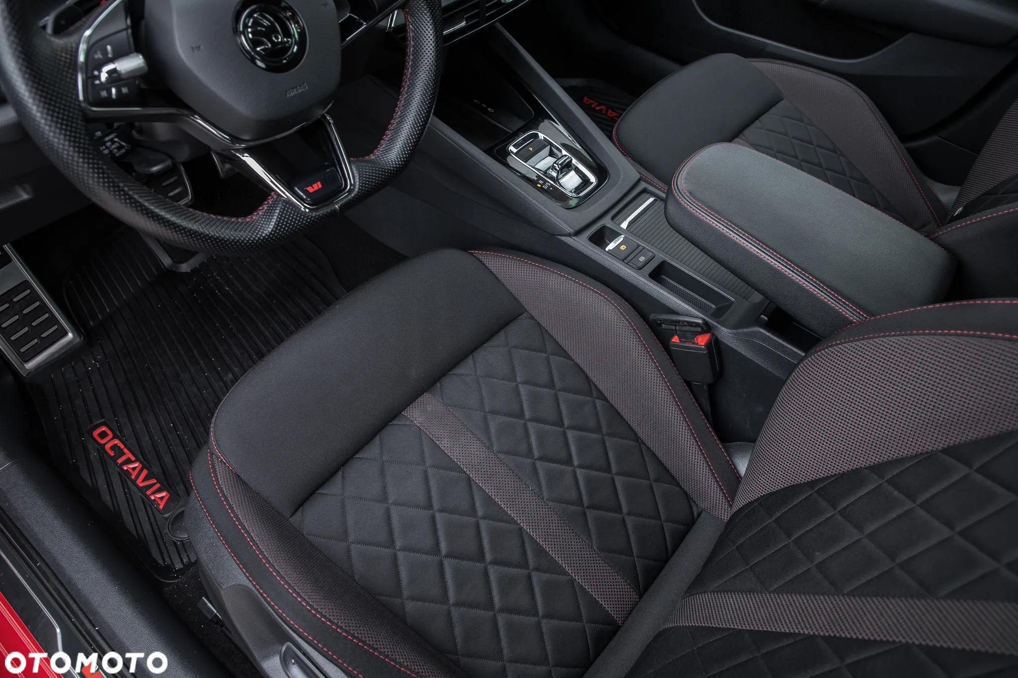 Skoda Octavia 2.0 TDI RS DSG - 30