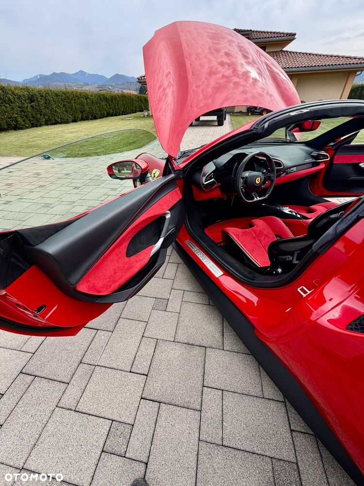 Ferrari 296 GTS - 13