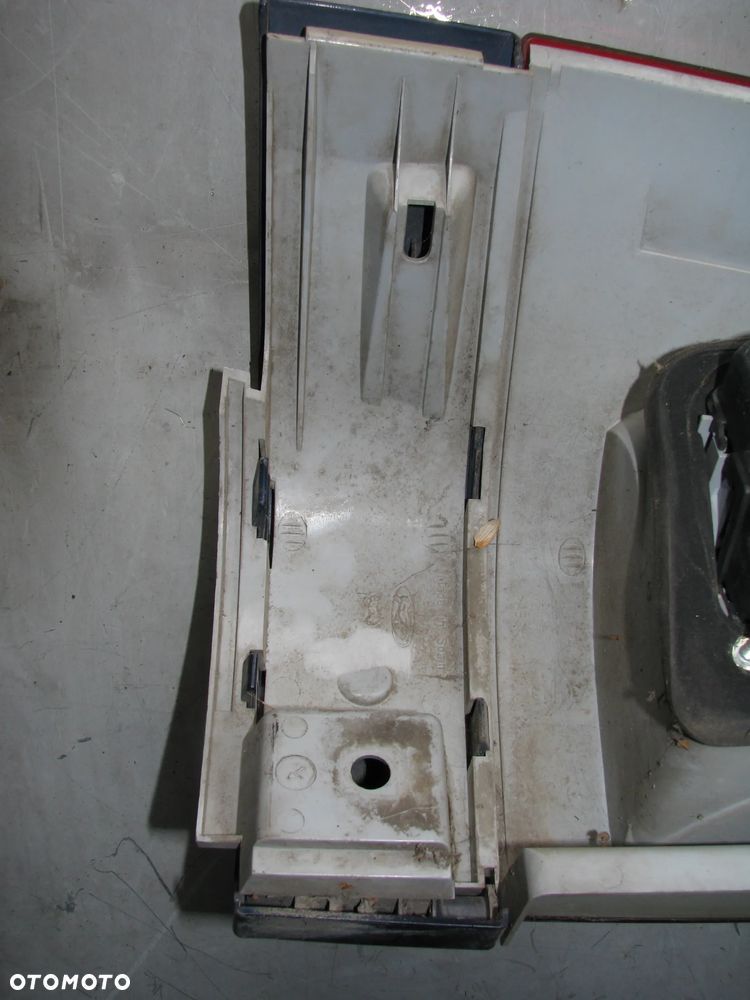 LAMPA PRAWA  TYLNA LIFT FORD GALAXY MK1 - 5
