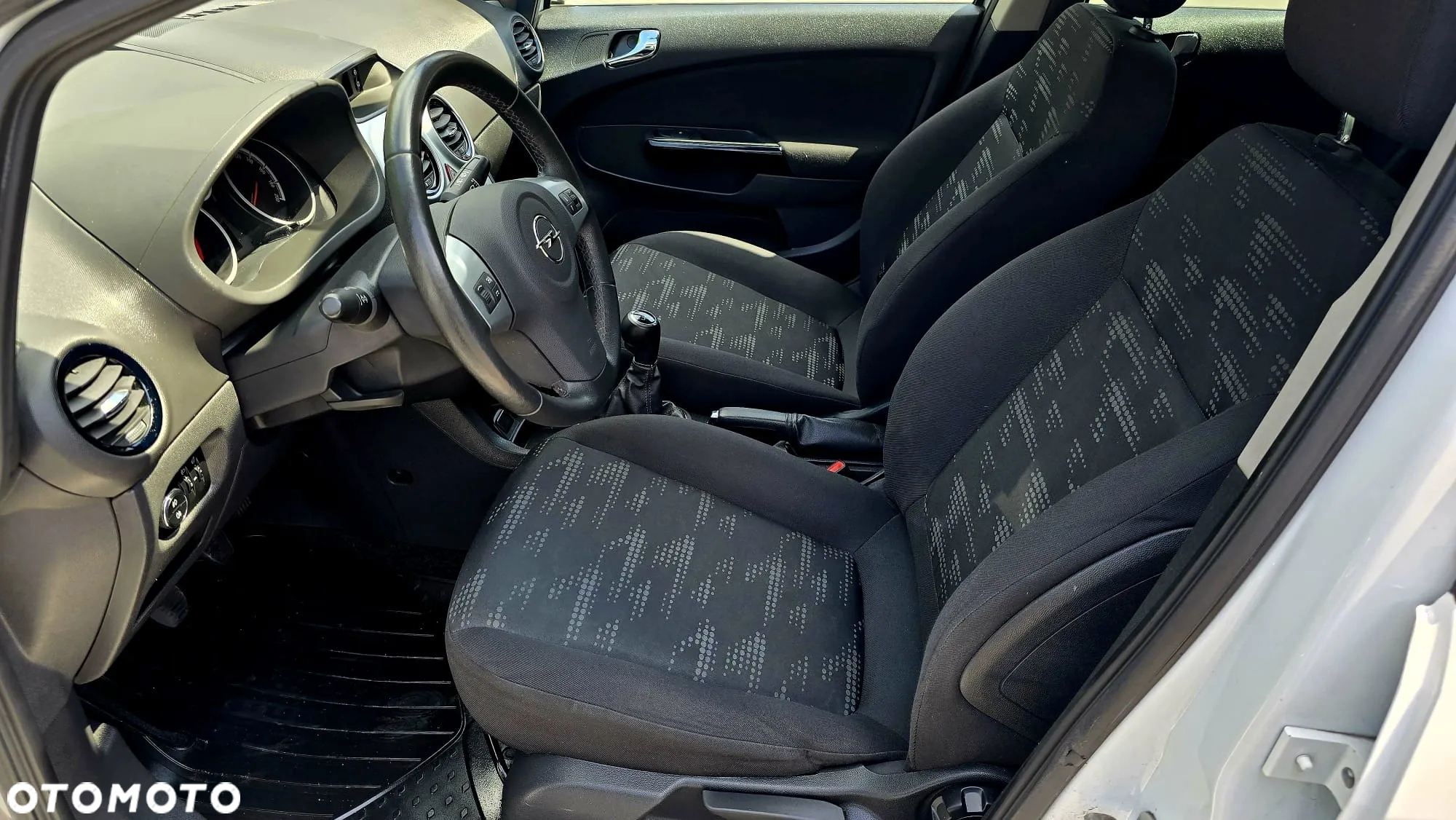 Opel Corsa 1.4 16V Sport - 16