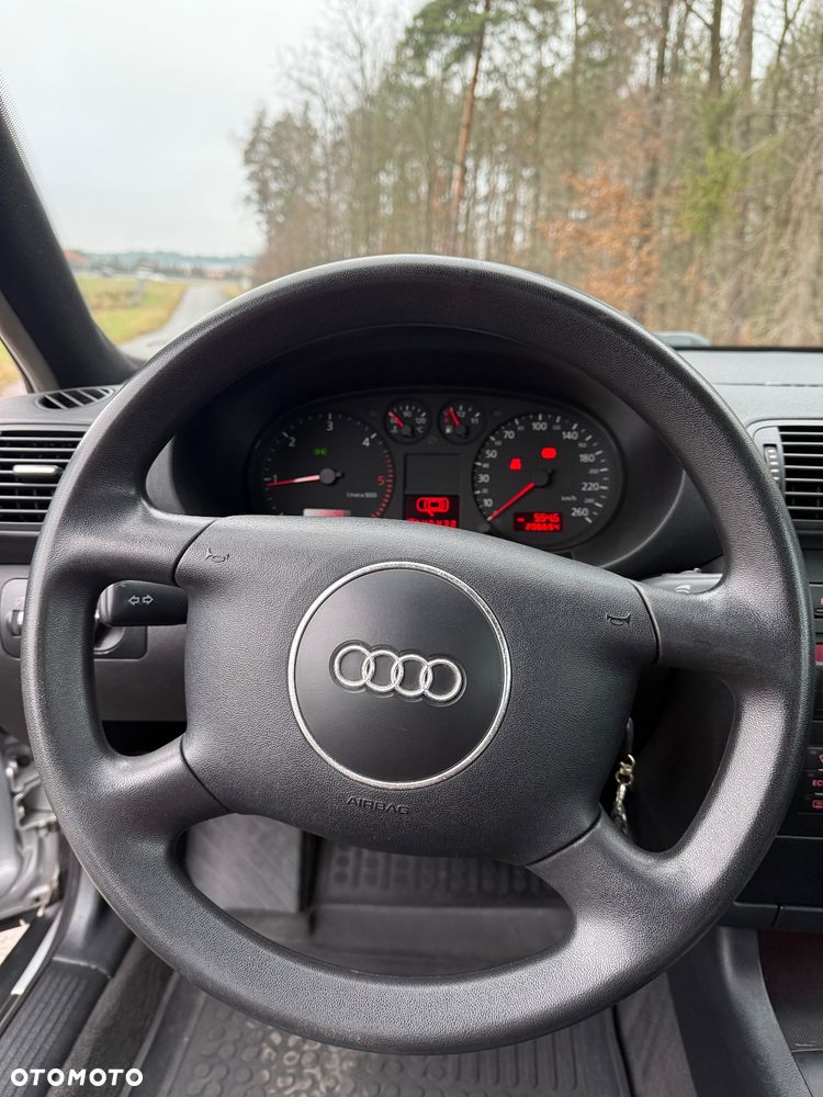 Audi A3 Sportback 1.9 TDI Attraction Tiptronic - 21