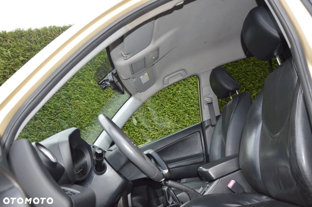 Toyota RAV4 2.2 D-CAT Sol 180 - 12