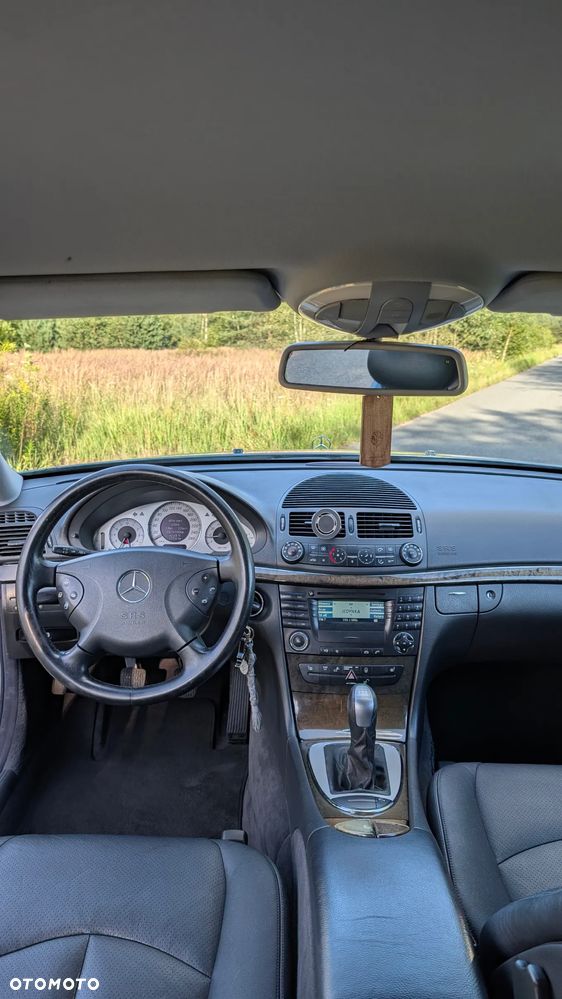 Mercedes-Benz Klasa E 240 T Avantgarde - 8