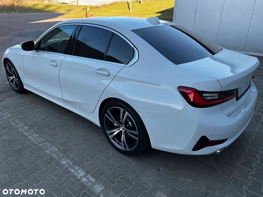 BMW Seria 3 330i Sport Line - 2