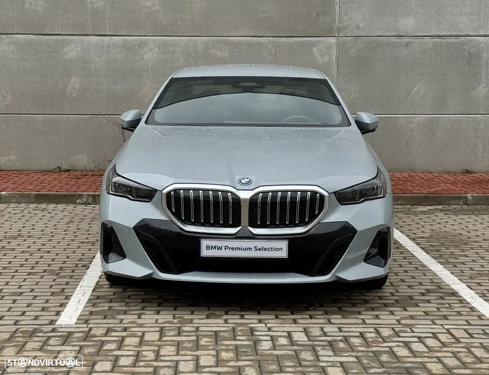 BMW 530 e Pack Desportivo M - 2