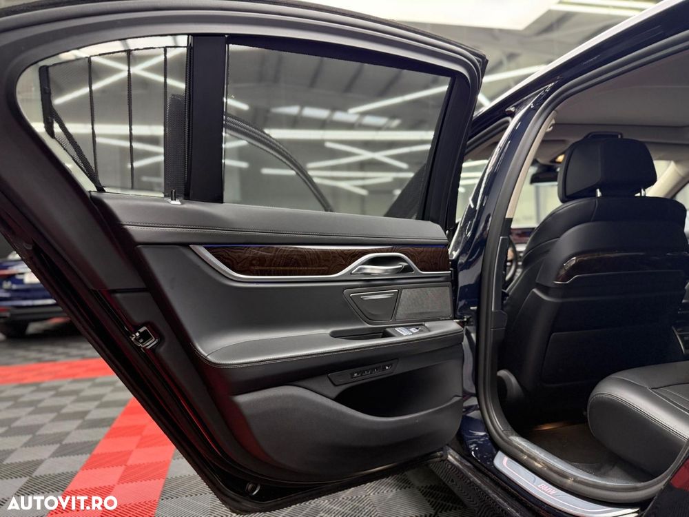 BMW Seria 7 740d xDrive - 24