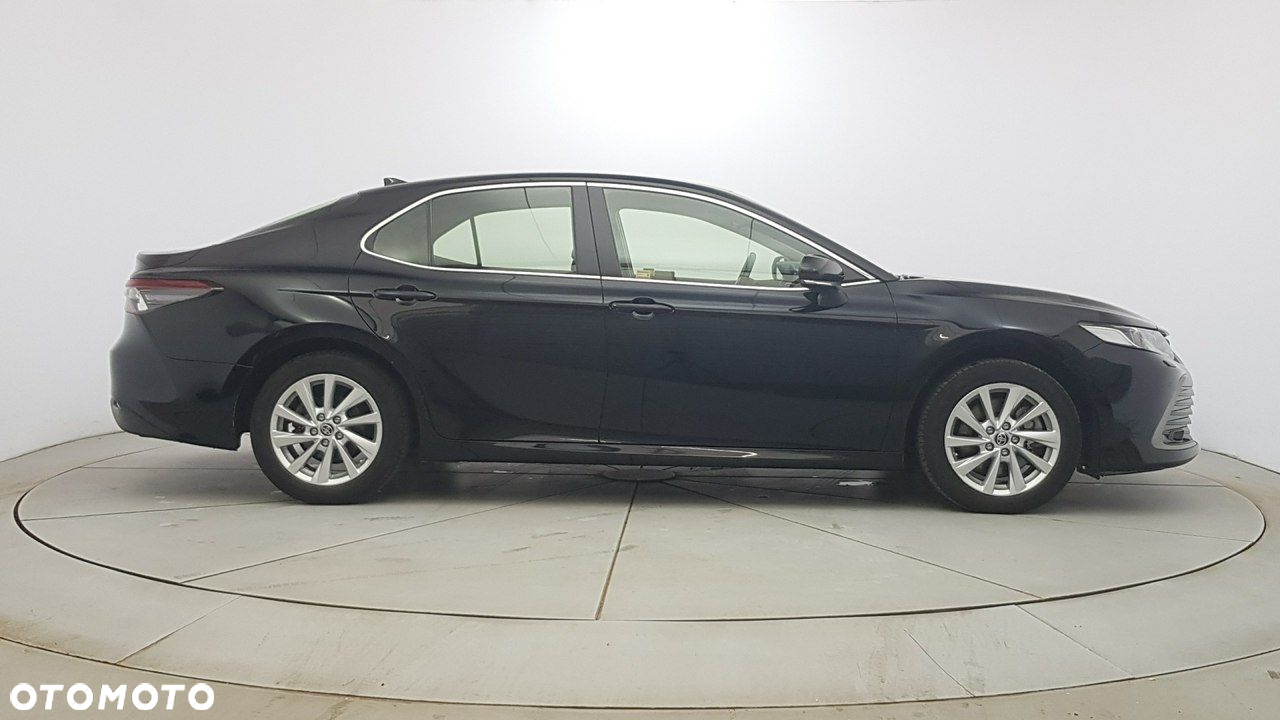 Toyota Camry - 8
