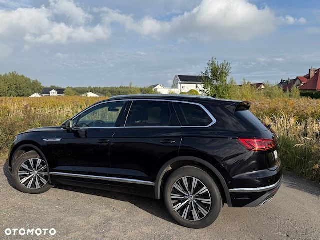 Volkswagen Touareg 2019 photo 3