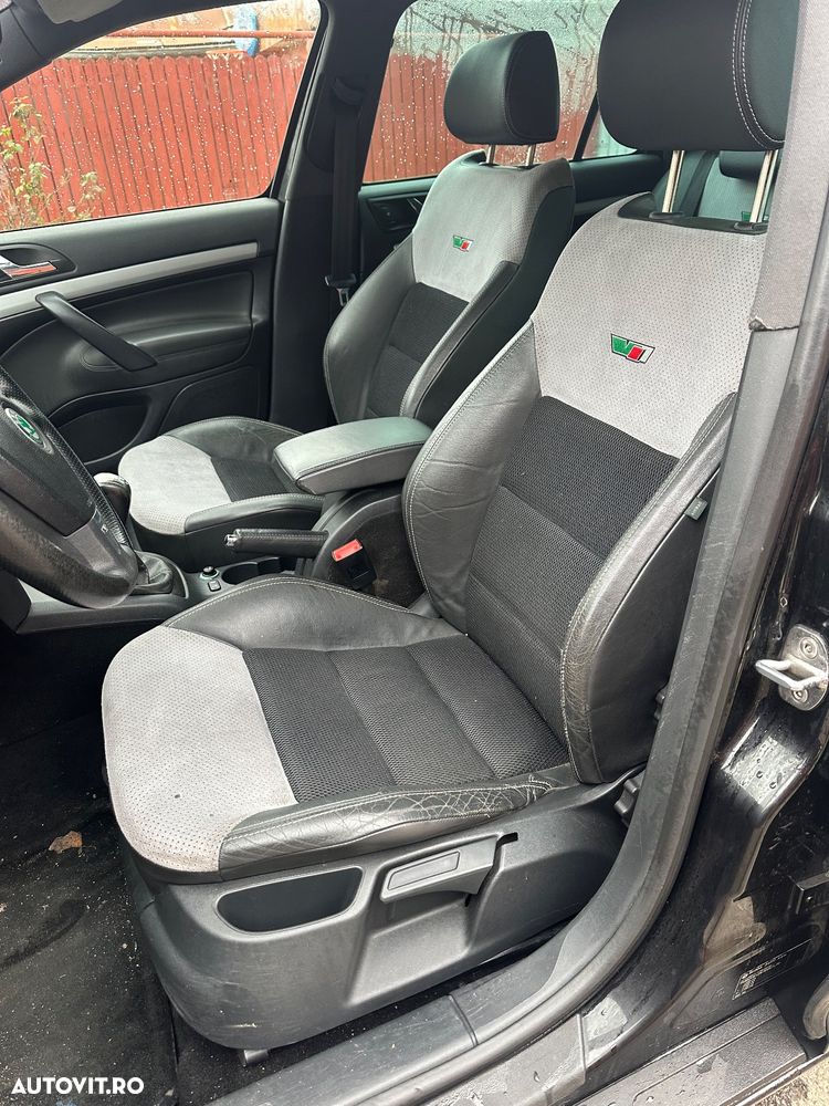 Skoda Octavia Combi 2.0 TDI CR DPF RS - 9